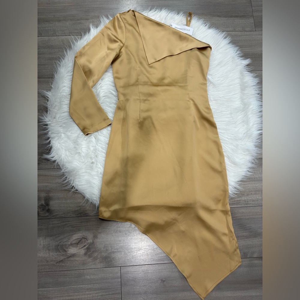 🆕 Chic One Shoulder Gold Dress Size S